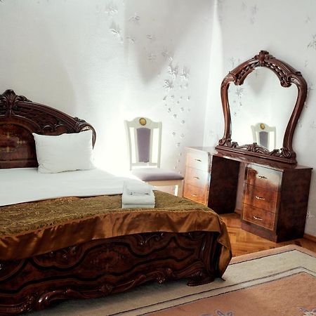 Santorini Hotel Codru Bagian luar foto