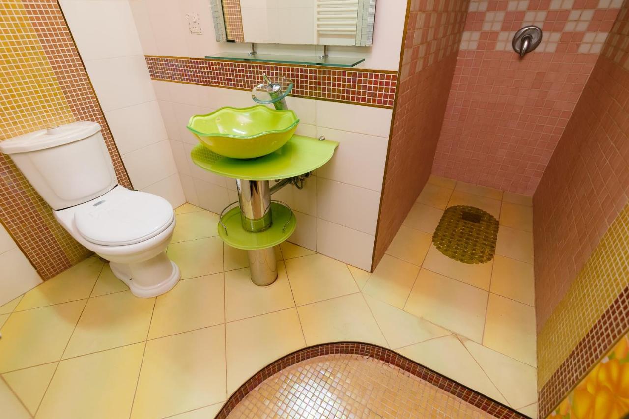Santorini Hotel Codru Bagian luar foto