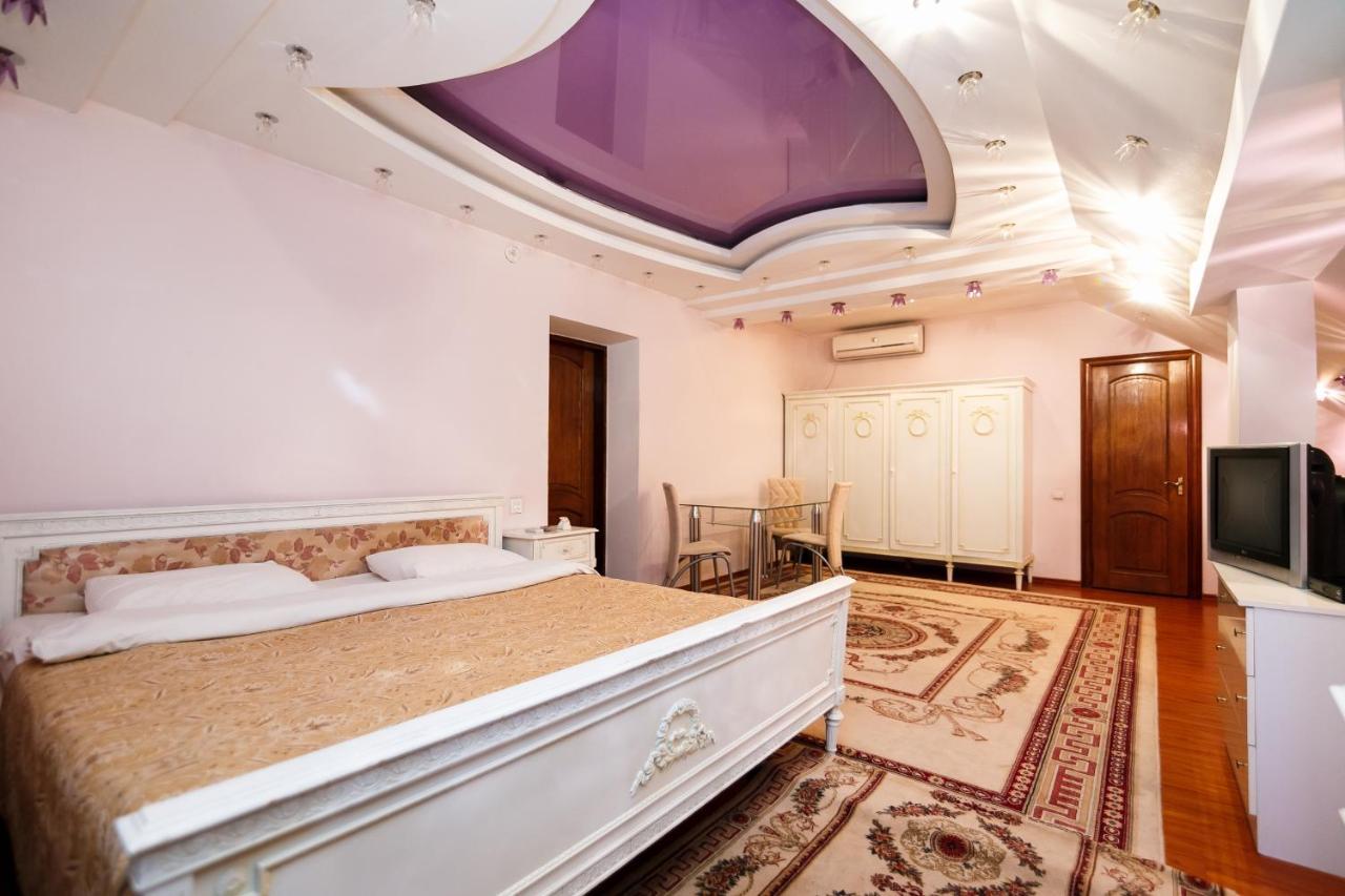 Santorini Hotel Codru Bagian luar foto