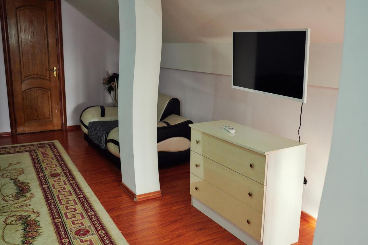 Santorini Hotel Codru Bagian luar foto