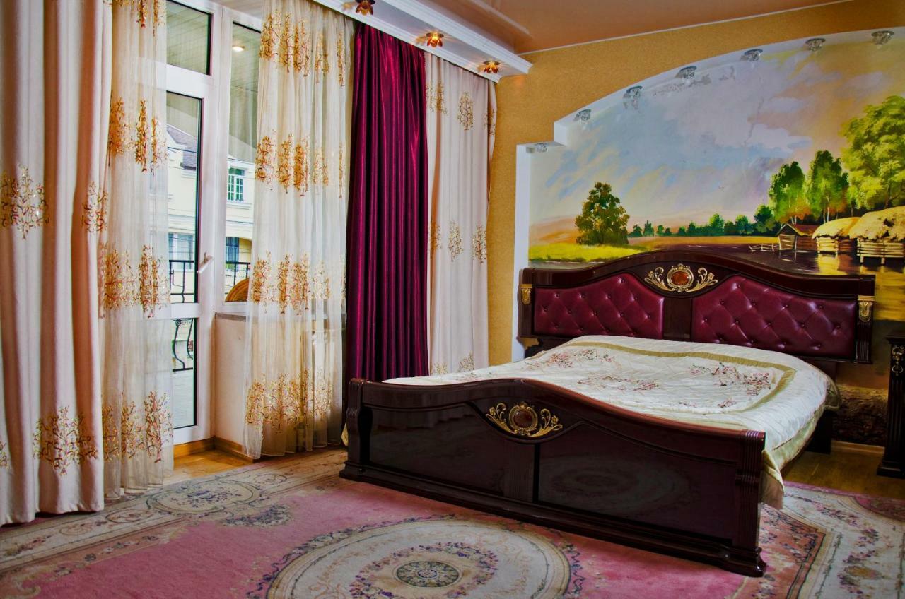 Santorini Hotel Codru Bagian luar foto